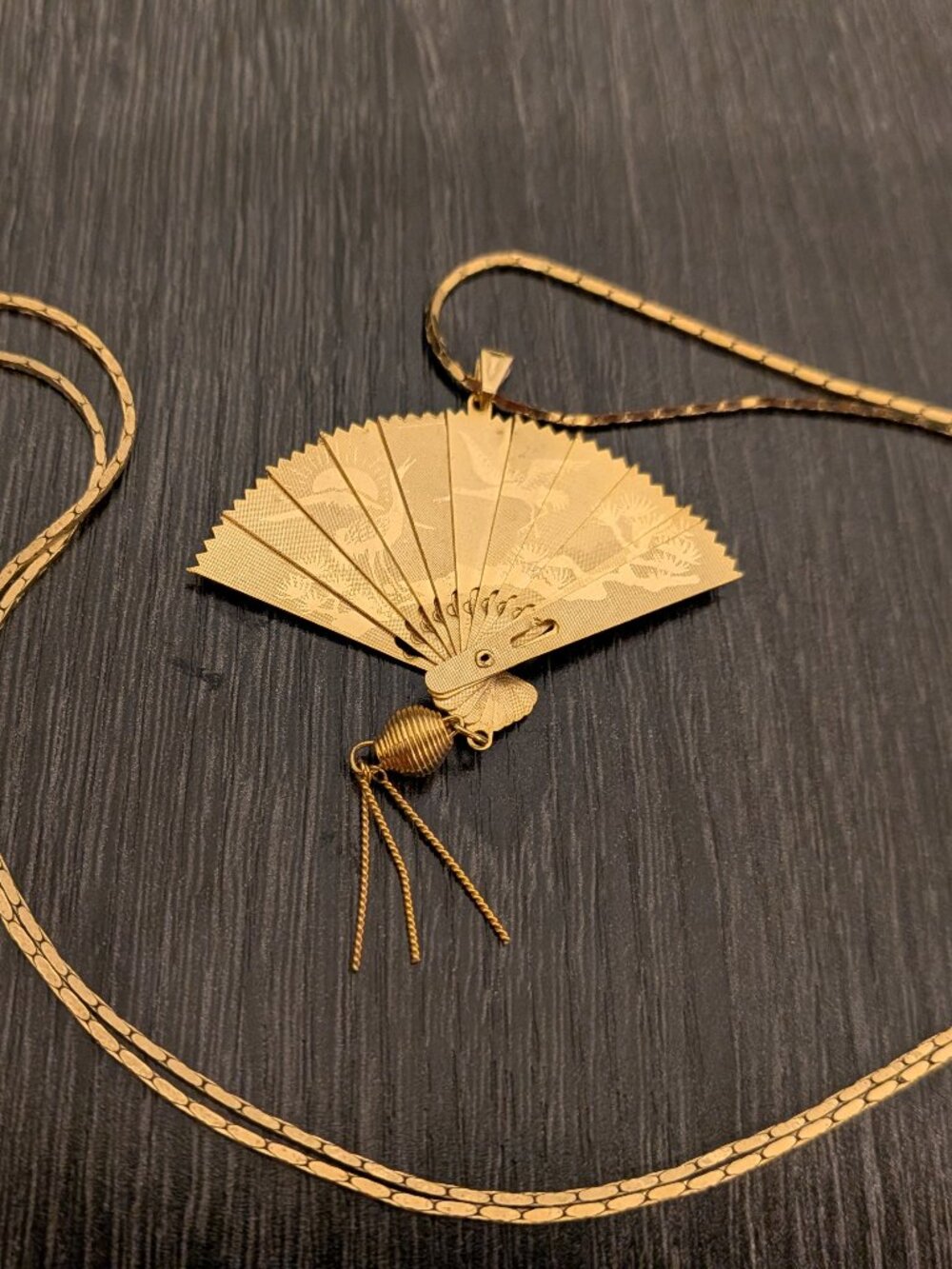 Vintage Monet Gold Tone Folding Fan Pendant Necklace
